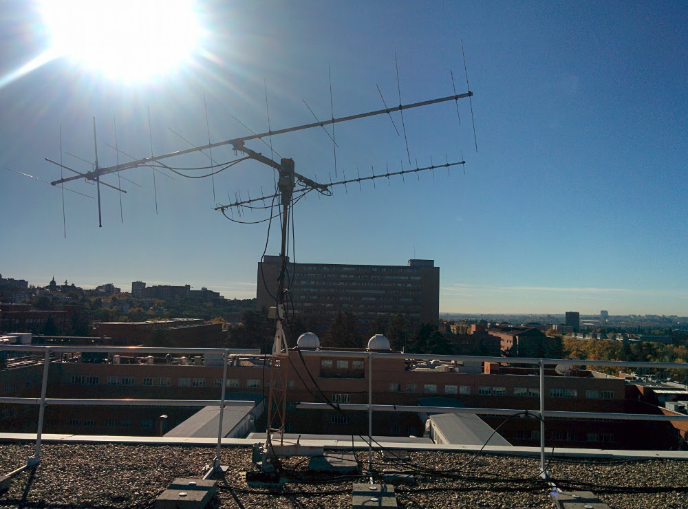 Antena de HF en la azotea de la ETSIT UPM